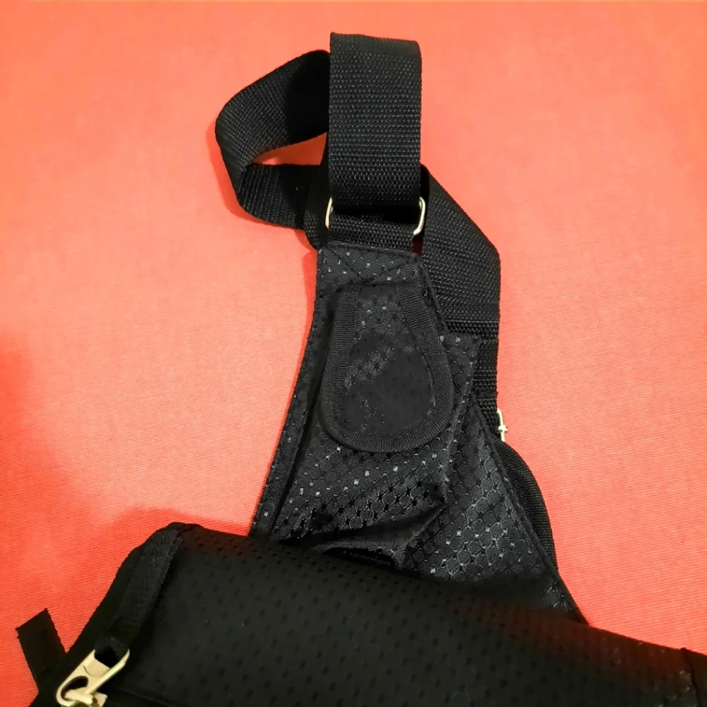 Heys black travelmate V3 crossbody